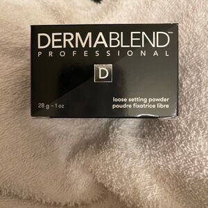 Dermablend Professional Loose Setting Powder - Black Packaging